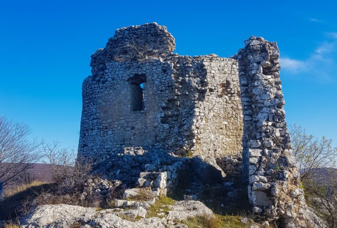 Cacvina Fortress, Kula Čačvina
