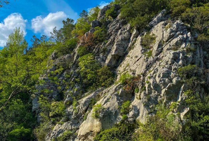 Tisne Stine, Cetina Canyon
