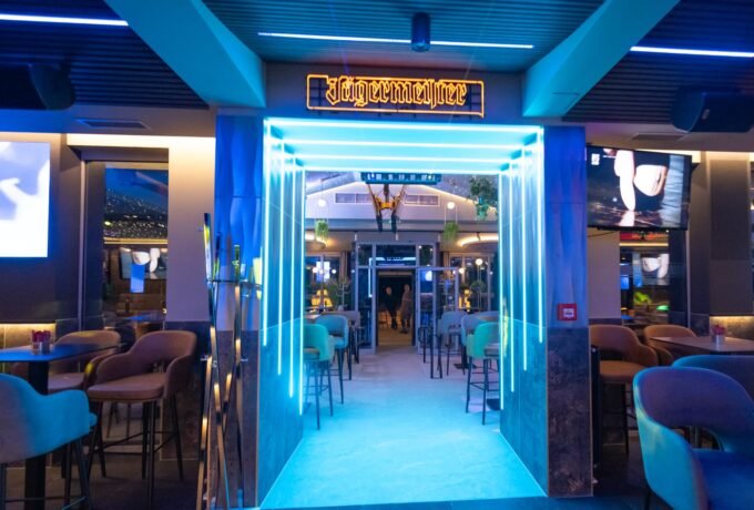 Kavana Carpe Diem, Best places to go out in Split, Croatia