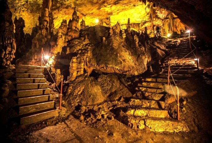 Spilja-Vranjaca-Dugopolje-Photo-Ivo-Biocina-Hrvatska-turisticka-zajednica-ok