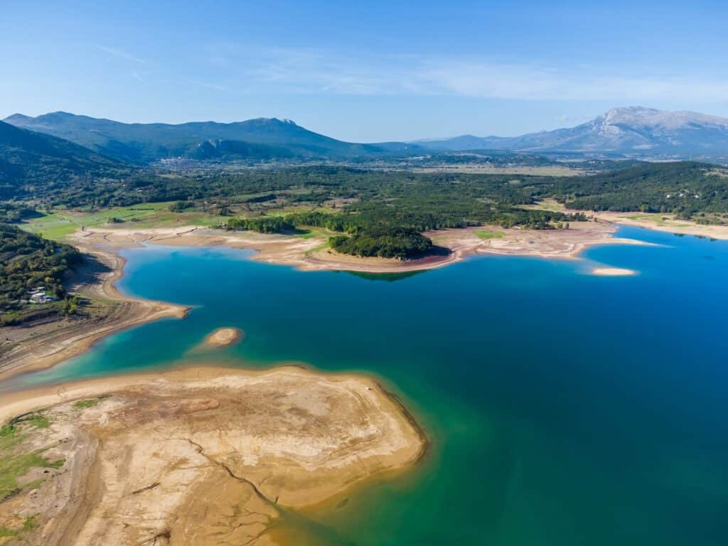Lake Peruća