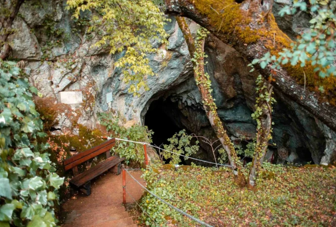 spilja-vranjaca-entrance-scaled
